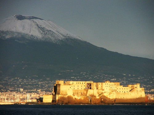 La Napoli sul mare: Castel dell'Ovo e il Maschio Angioino