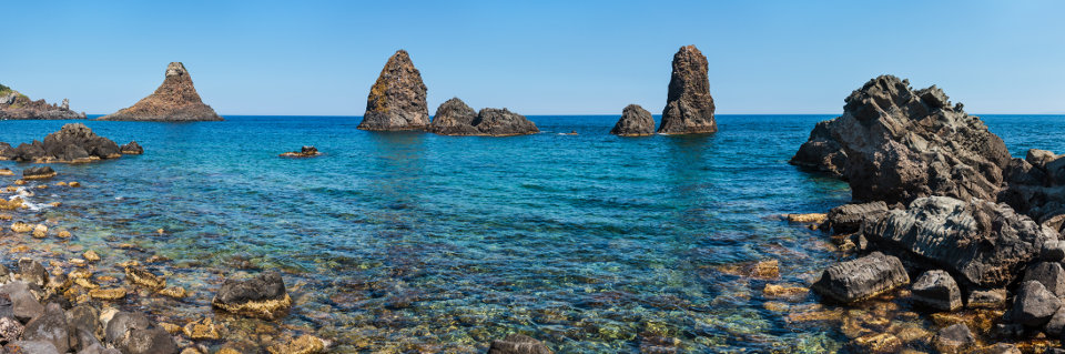 Aci Trezza - Sicilia - Costa litorale dei ciclopi